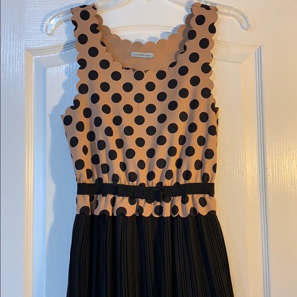 Dress - Picture 6 of 7